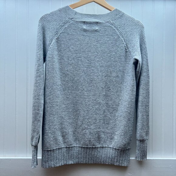 Old Navy XS Gray Knit Long Sleeve Sweater Cozy Slits Women's Sweatshirt - Picture 3 of 8
